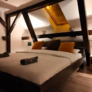 Dama Apartament