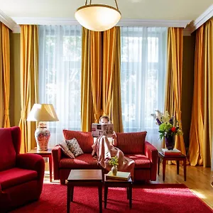 5* מלון Louisa's Place